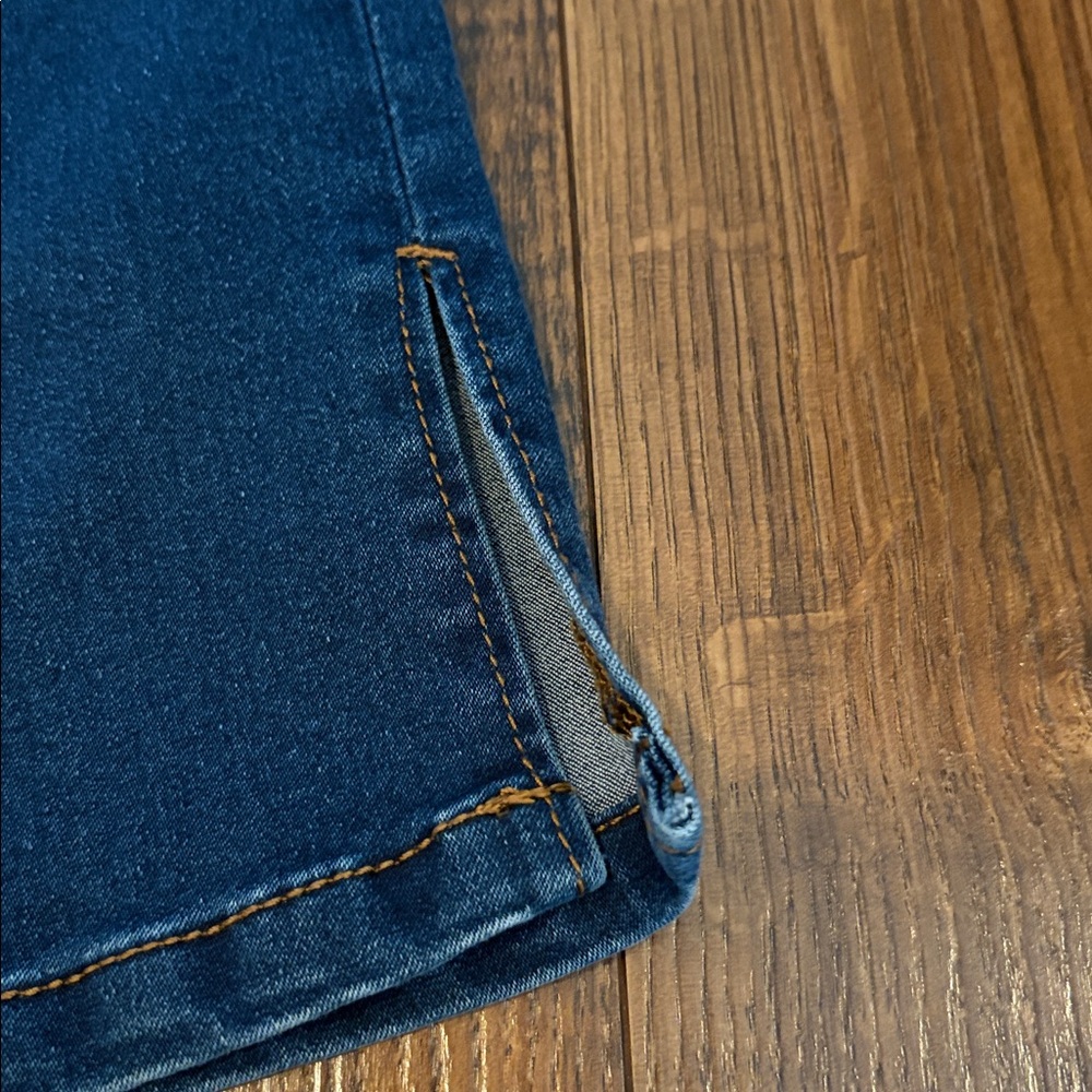 Tahari Indigo Denim Jeans - Picture 4 of 14